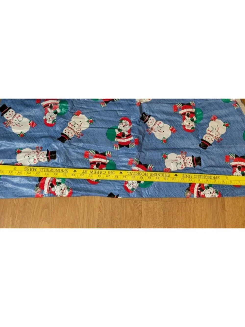 Christmas Tablecloth Santa & Snowmen aprox 66